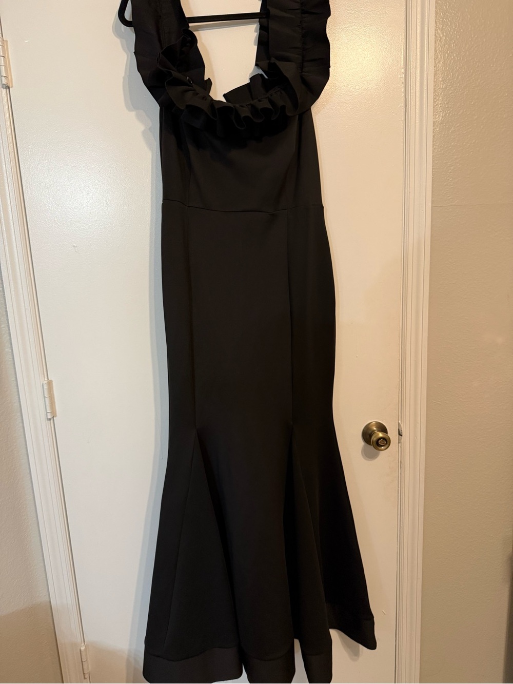 Cololura Black Off-Shoulder Ruffle Mermaid Evening Gown (2XL)